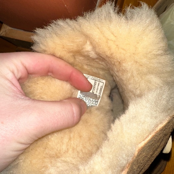 Bailey Button Uggs - Picture 4 of 5